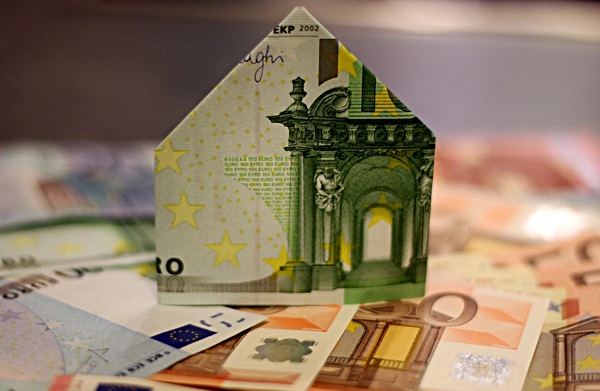 Die Baufinanzierung um Förderkredite bereichern und sparen. (@ Moerschy (CC0-Lizenz)/ pixabay.com)