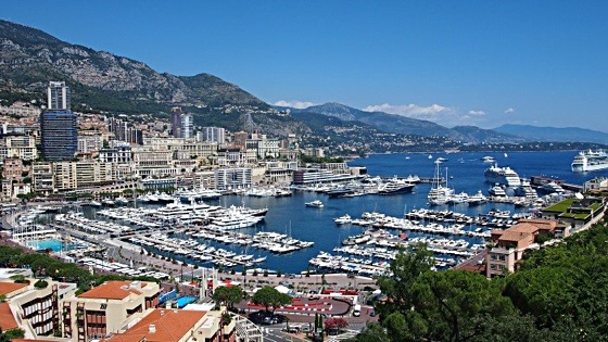 Monaco liegt an der Côte d’Azur. - pixabay.com © malasoca (CC0 Public Domain)
