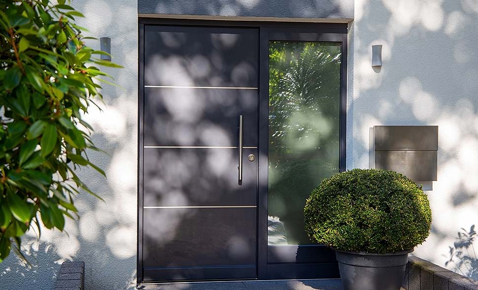 Wenn Sicherheit auf Stil trifft: Haustüren, die mehr können als nur gut aussehen. Foto: U. J. Alexander / iStock.com